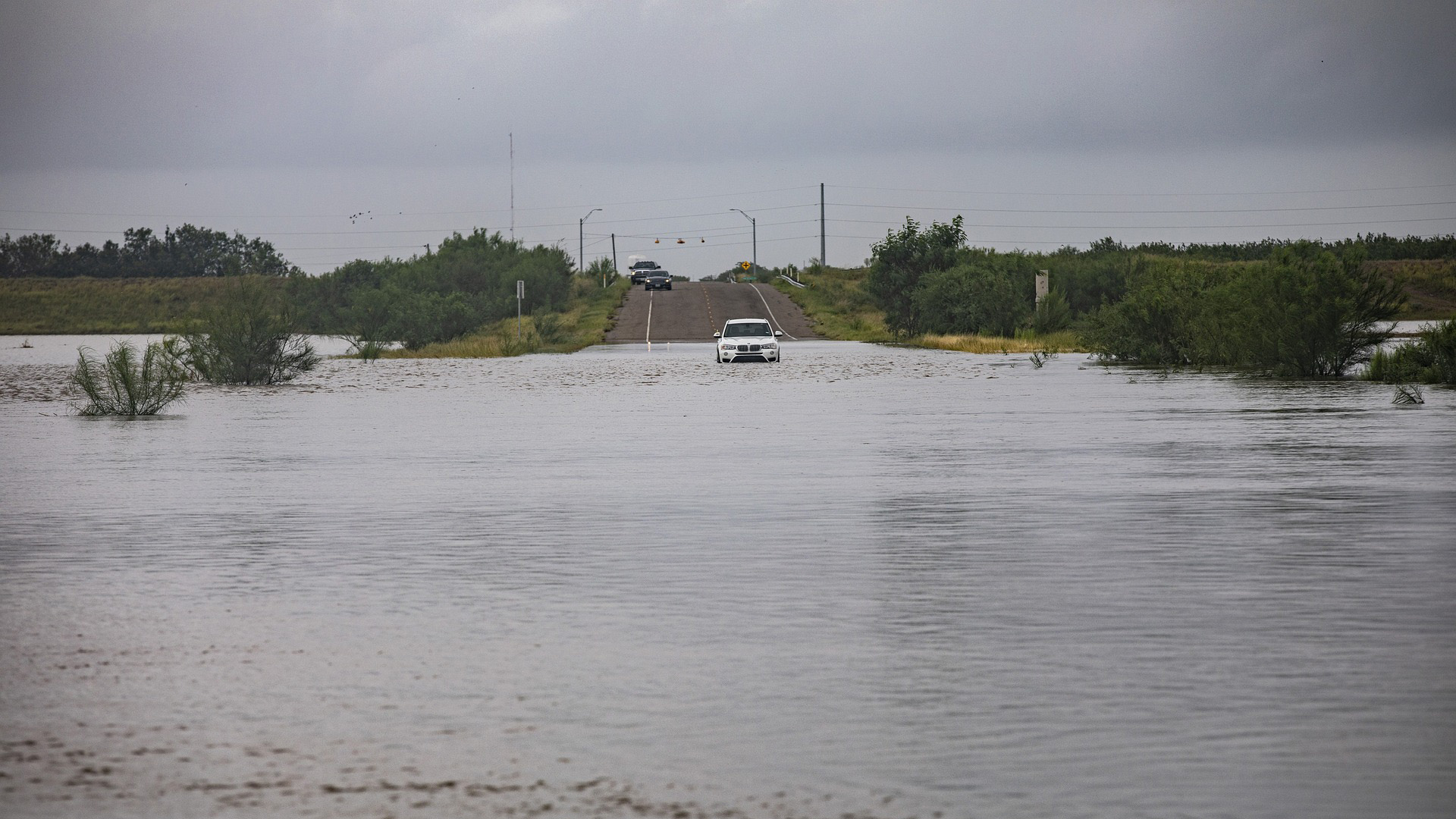 16_9_flooding-5978987_1920